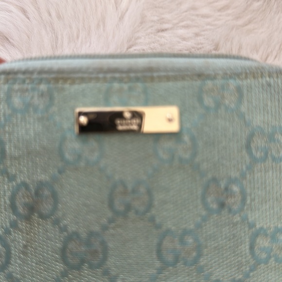 AUTHENTIC GUCCI LIGHT GREEN WALLET - Picture 2 of 8